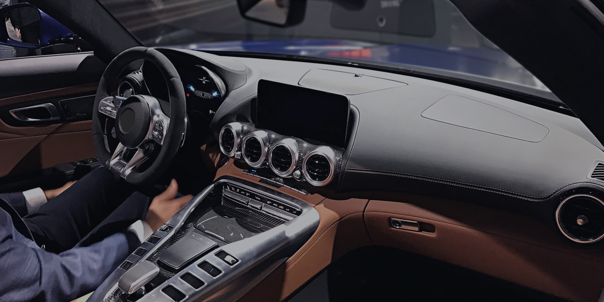 雕刻經(jīng)典 塑就非凡 浙江嘉龍雕刻股份有限公司